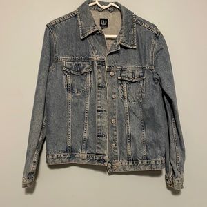 Men’s denim jacket. Size large